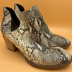 blondo irving bootie